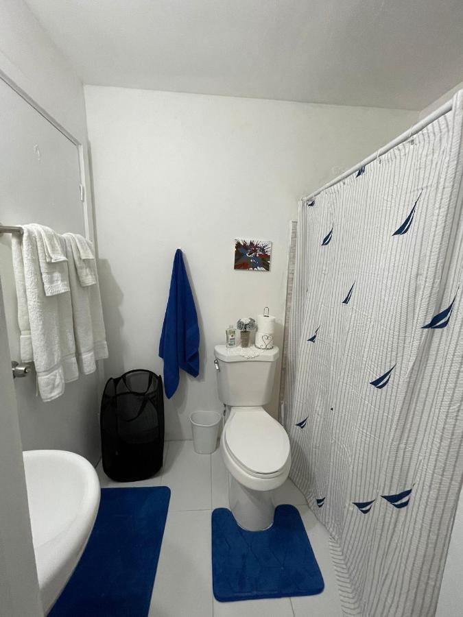Blue Royalty Bed & Breakfast Portmore Exterior photo
