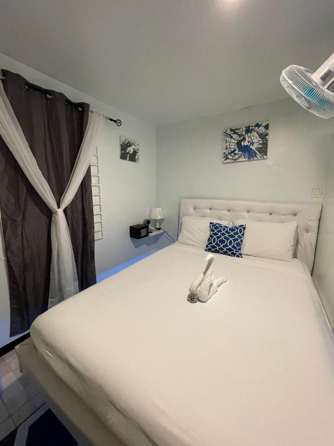 Blue Royalty Bed & Breakfast Portmore Exterior photo