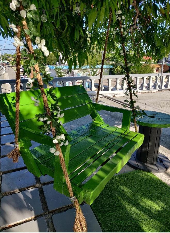 Blue Royalty Bed & Breakfast Portmore Exterior photo