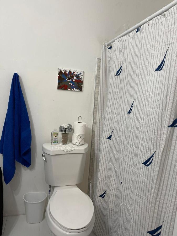Blue Royalty Bed & Breakfast Portmore Exterior photo
