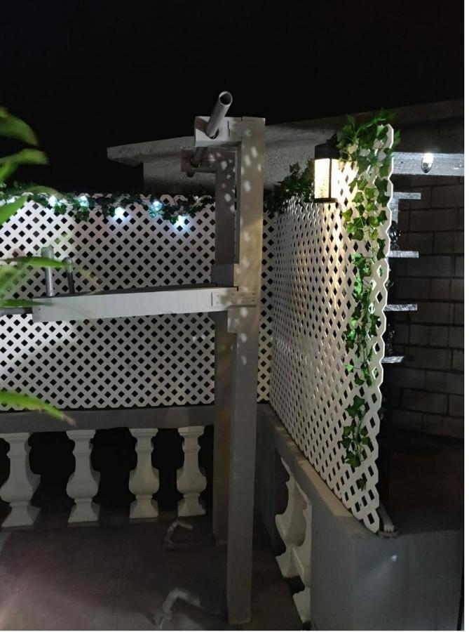 Blue Royalty Bed & Breakfast Portmore Exterior photo